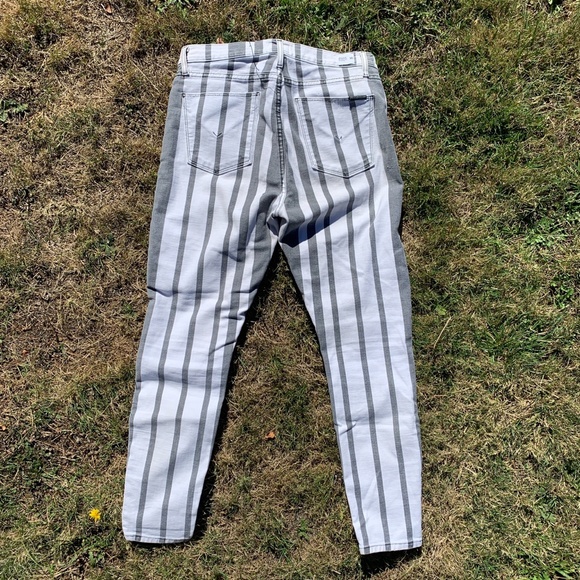 Hudson Jeans Barbara High Waist Ankle Super Skinny Jeans in Undertaking 30 - Picture 3 of 9